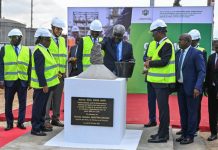 Abidjan : le Premier Ministre Beugré Mambé pose la première pierre du complexe d’hydrodésulfuration de la SIR
