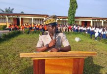 Lutte contre les congés anticipés : le sous-préfet de Bangolo sensibilise les élèves