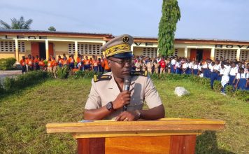 Lutte contre les congés anticipés : le sous-préfet de Bangolo sensibilise les élèves