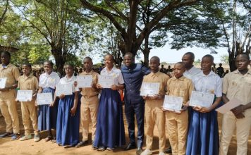 Deux futurs bacheliers du Lycée moderne de Vavoua bénéficieront chacun d’une bourse pour des études aux États-Unis