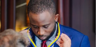 Cheick Cissé élevé Commandeur de l’Ordre de La Fayette Monde à Paris