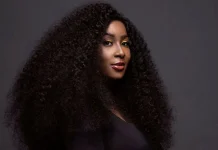 Conduite sans détention de permis : l’influenceuse Maa Bio convoquée à la Préfecture de police d’Abidjan