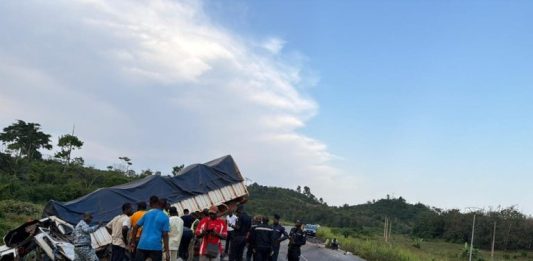 Drame sur Axe San Pedro–Sassandra : 12 morts et cinq blessés dans une collision entre un poids lourd et un minicar