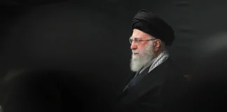 Iran : Ali Khamenei tué dans une frappe américaine et israélienne, crise majeure en perspective