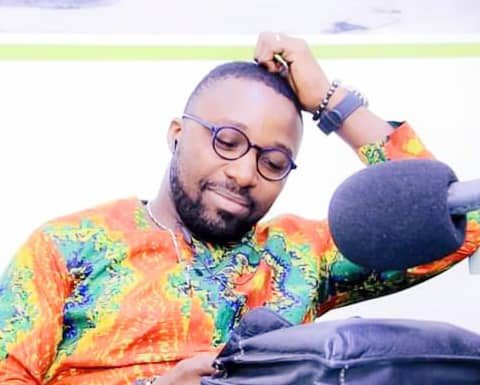 LE JOURNALISME N’EST PAS UN SPECTACLE