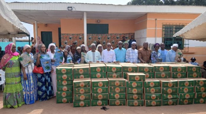 Carêmes chrétien et musulman : le RHDP de Bondoukou offre 15 tonnes de vivres à ses militants et aux villages