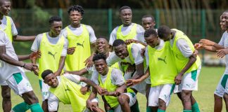 Qualification UFOA-B U20 : Younès Zerdouk et son groupe au travail