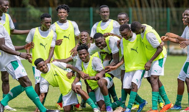 Qualification UFOA-B U20 : Younès Zerdouk et son groupe au travail