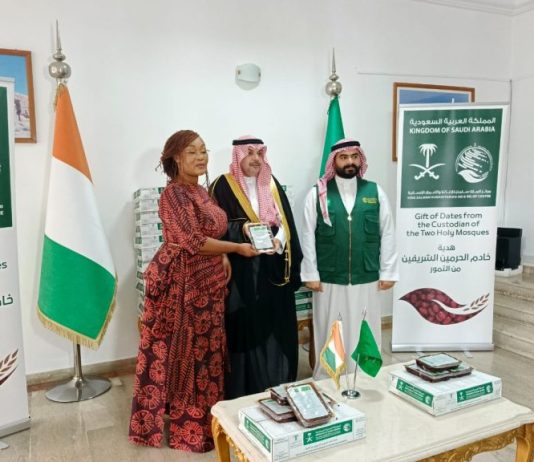 Solidarité : l’Arabie saoudite fait don de 50 tonnes de dattes à la Côte d’Ivoire
