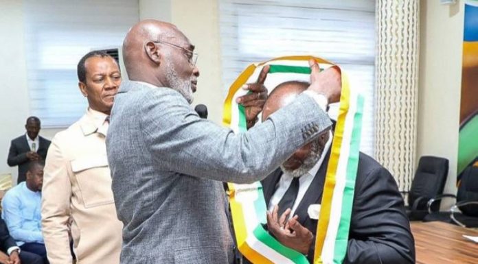 Cocody : Jean-Marc Yacé transmet son mandat de député à Ange Romain Dagaret Dassaud