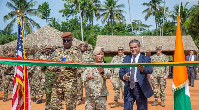 Les autorités ivoiriennes inaugurent un centre d’entraînement moderne pour les forces spéciales avec le soutien des États-Unis