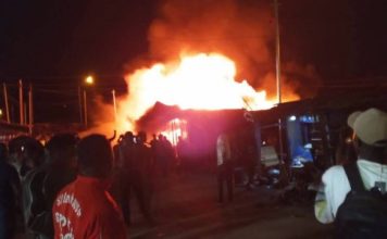 Man : Un violent incendie ravage plusieurs magasins d’appareils électroménagers au Grand marché