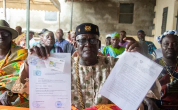 Koumassi Campement : LE CHEF COUTUMIER DENONCE L’ABSENCE DES AIDES PROMISES AUX SINISTRES