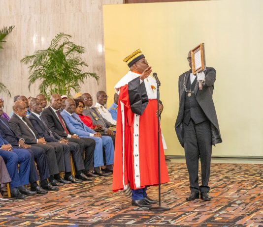 Ibrahime Coulibaly-Kuibiert prête serment et prend officiellement les rênes du Conseil d’État